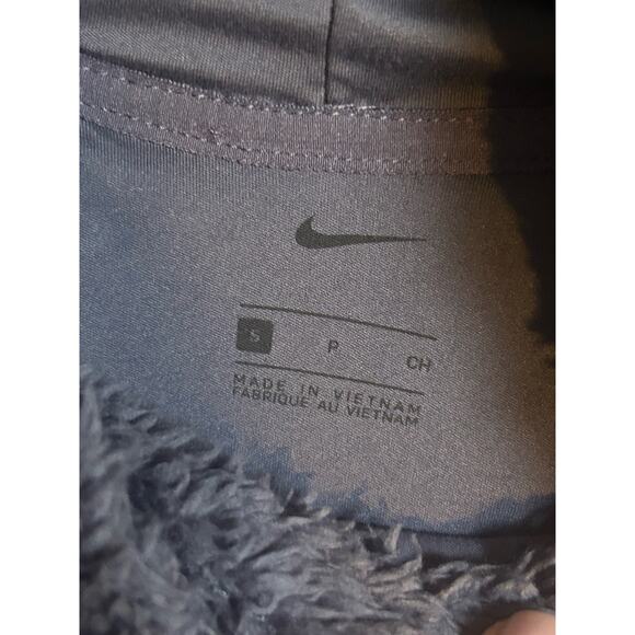 Nike Fuzzy Sherpa Teddy Bear Hoodie Pullover Women Size Small Athletic - Picture 4 of 8